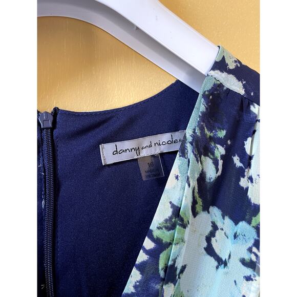 Danny & Nicole Plus Short Sleeve Floral Wrap Dress Size 16 - Picture 6 of 8